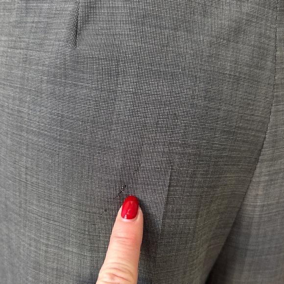 Hugo Boss “Temuna” Tailored Trousers – Luxury Investment Piece - Imperfections - Picture 4 of 10